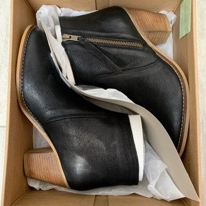 Urban Outfitters Ankle Boots